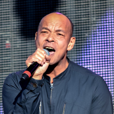 ROLAND GIFT photo