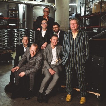 SQUEEZE photo