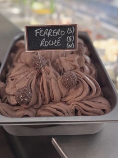 Ferrero Rocher image