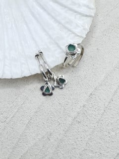 Seaglass flower ring in teal image